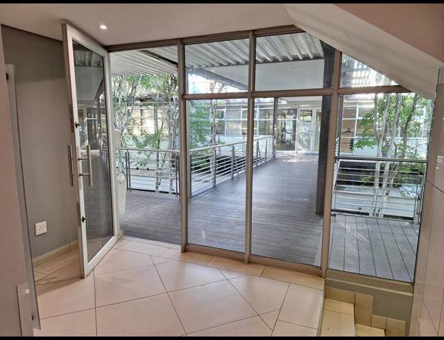 BUSINESS PROPERTY TO RENT IN LYNNWOOD MANOR